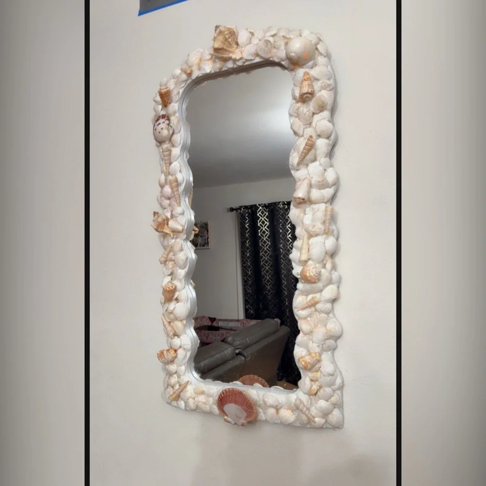 Hawaii - Handmade / Seashell Embellished Wall Mirror - White and Tan